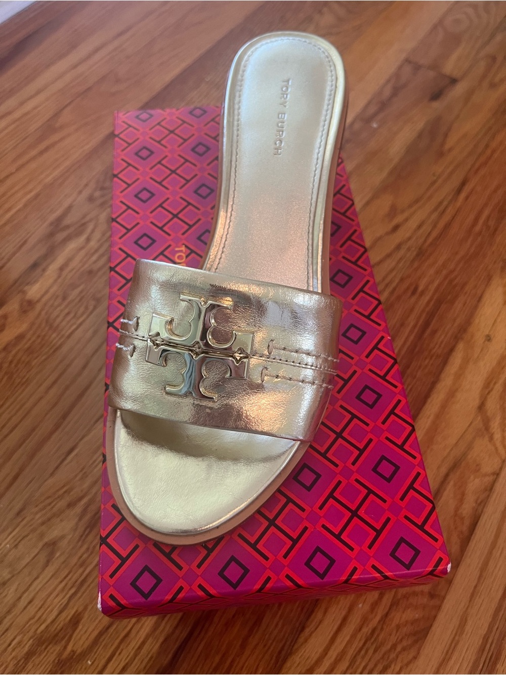 Tory Burch Everly Block Heel Spark Gold Size 7.5 - Picture 7 of 9